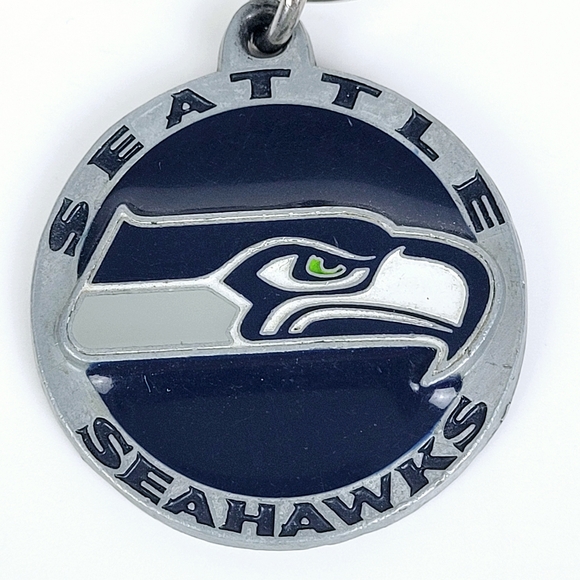 Vtg 2004~Seattle Seahawks Pewter Keychain~NFL Football~The 12s - Picture 2 of 3